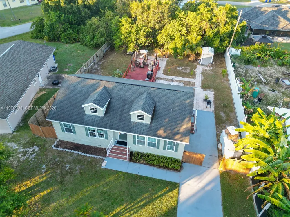 3713 Wild Violet Avenue Sebring, FL 33876