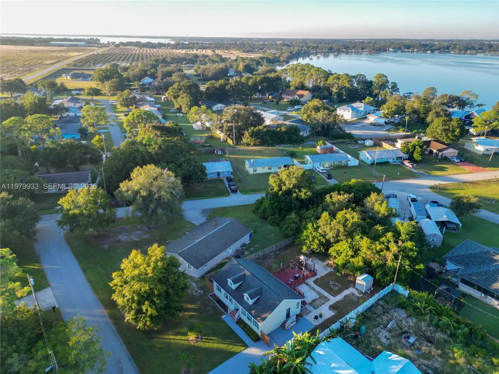 3713 Wild Violet Avenue Sebring, FL 33876