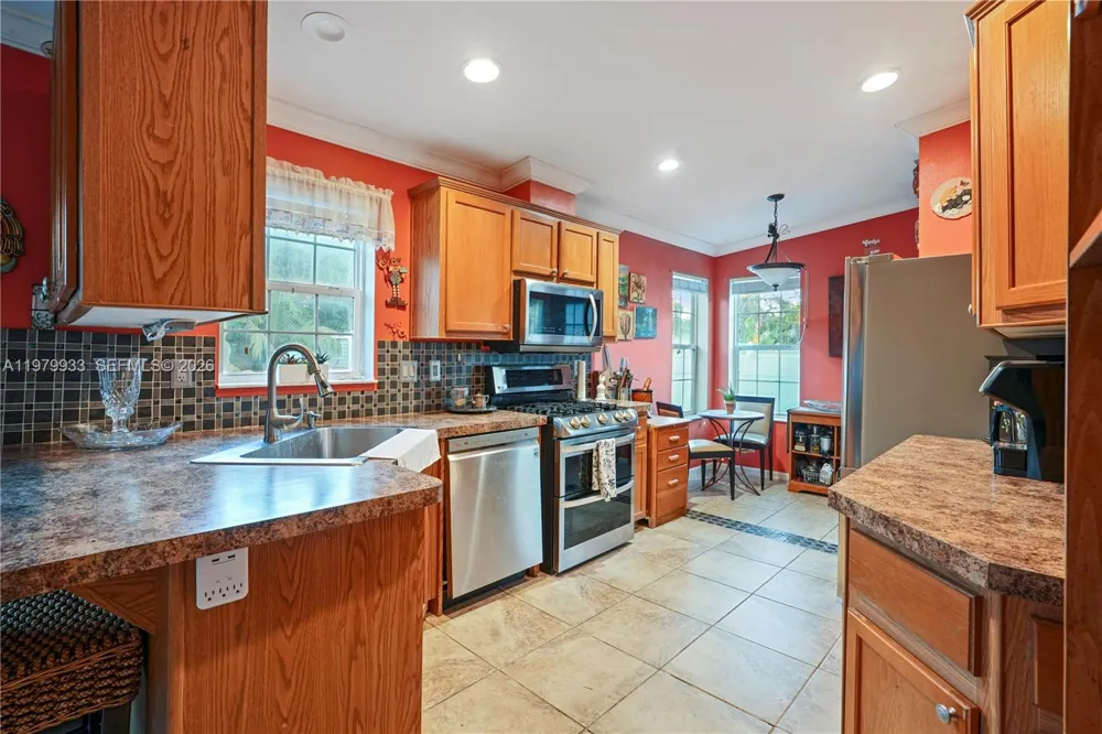 3713 Wild Violet Avenue Sebring, FL 33876