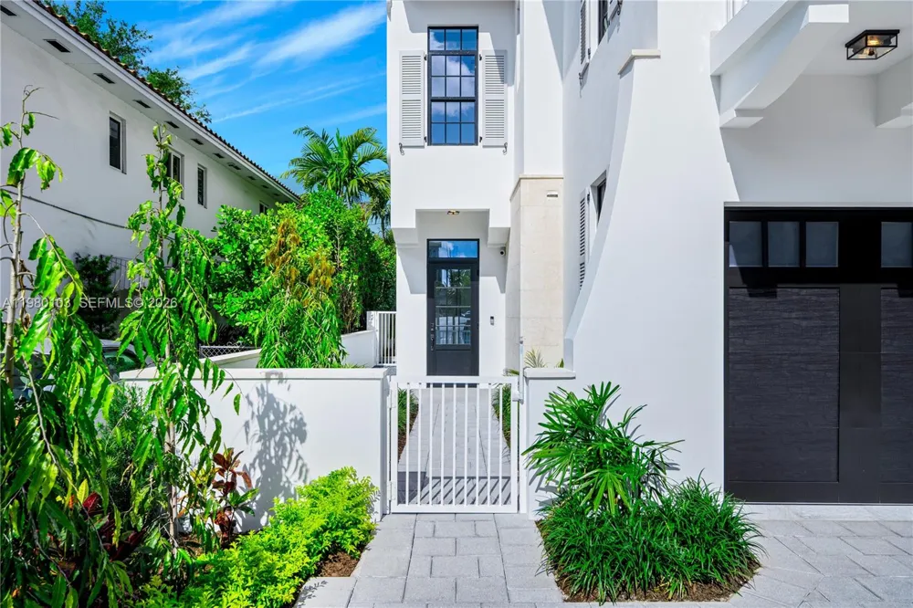 2710 S Le Jeune Rd Coral Gables, FL 33134