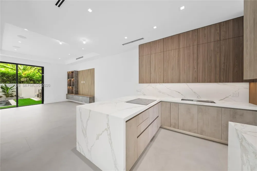 2710 S Le Jeune Rd Coral Gables, FL 33134