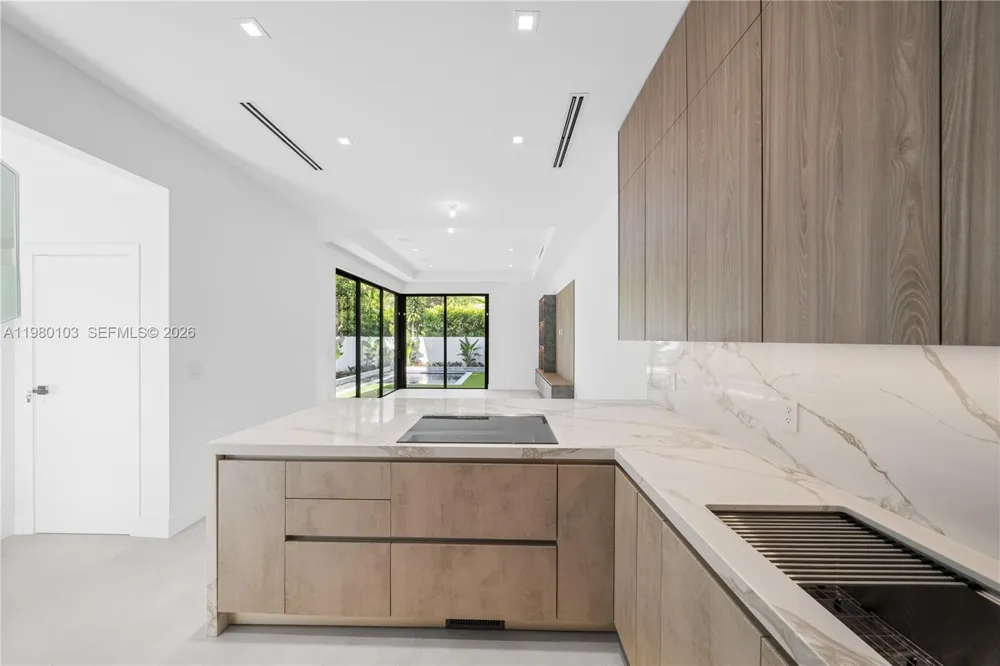 2710 S Le Jeune Rd Coral Gables, FL 33134