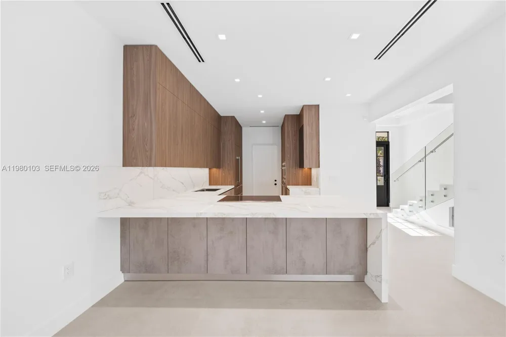 2710 S Le Jeune Rd Coral Gables, FL 33134
