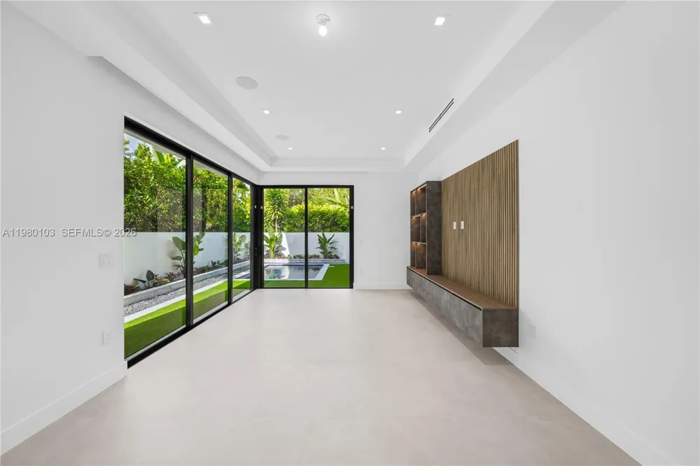 2710 S Le Jeune Rd Coral Gables, FL 33134