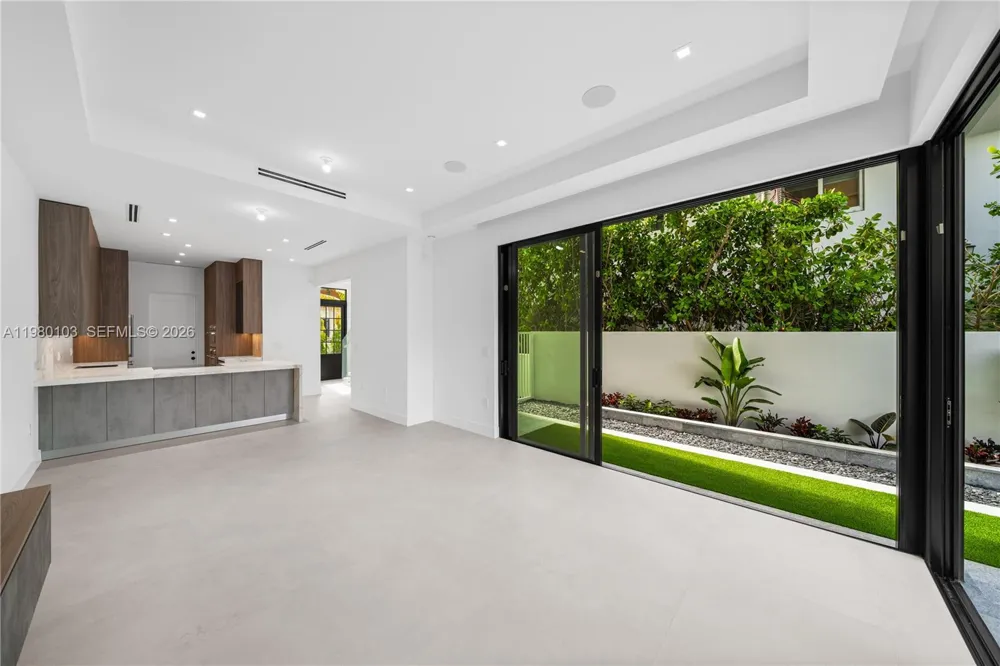 2710 S Le Jeune Rd Coral Gables, FL 33134
