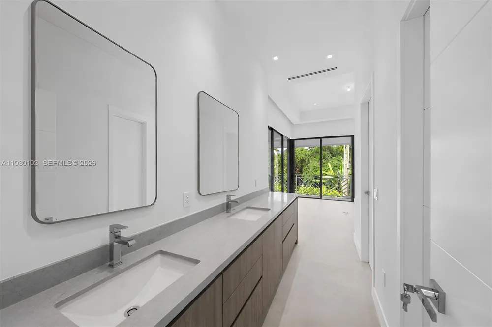 2710 S Le Jeune Rd Coral Gables, FL 33134