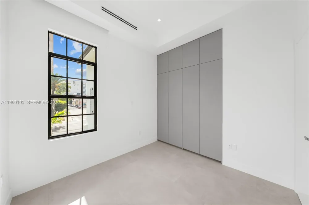 2710 S Le Jeune Rd Coral Gables, FL 33134