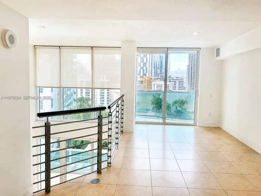 41 SE 5th St #907 Miami, FL 33131