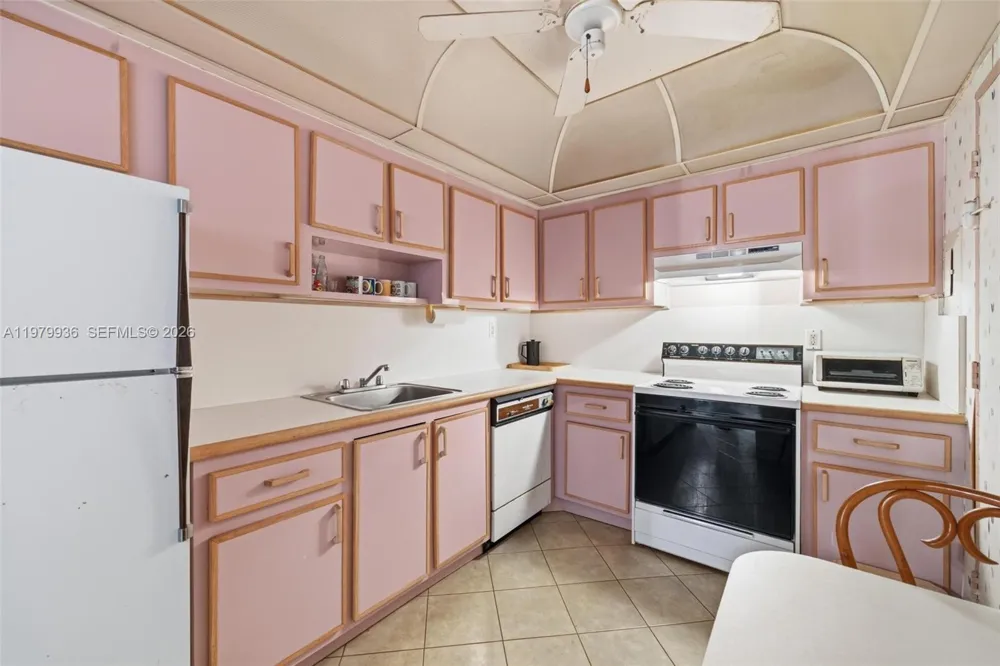 9225 Collins Ave #610 Surfside, FL 33154