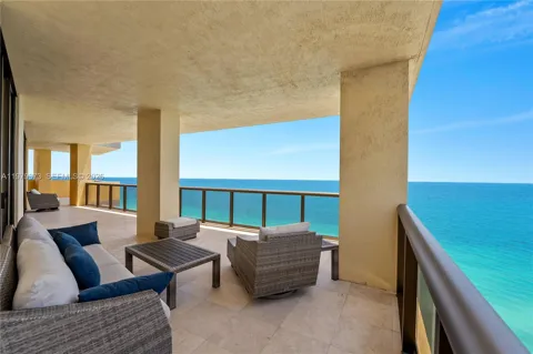 16275 Collins Ave #2101