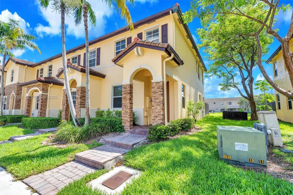 9011 SW 227th St #1 Cutler Bay, FL 33190