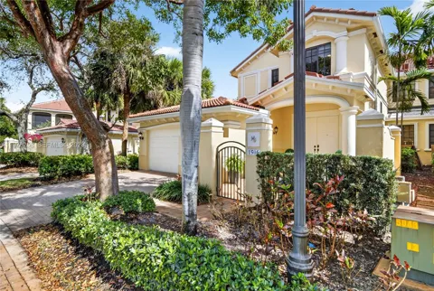 1506 Passion Vine Cir #23-3