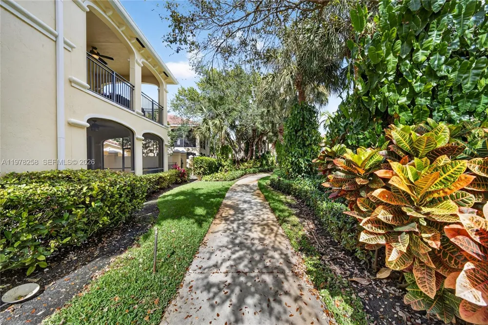 1506 Passion Vine Cir #23-3 Weston, FL 33326