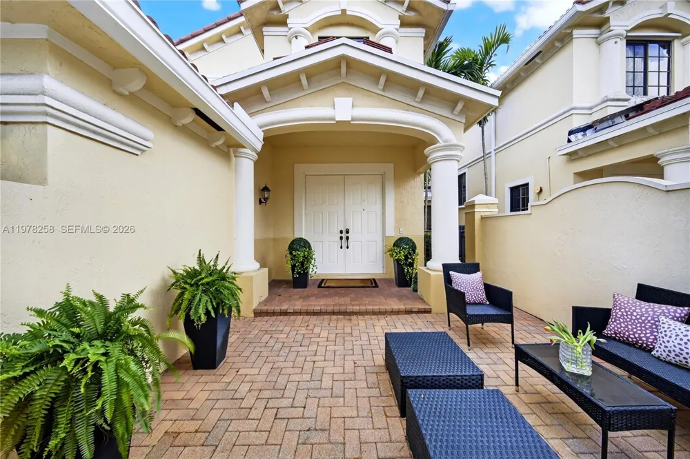 1506 Passion Vine Cir #23-3 Weston, FL 33326