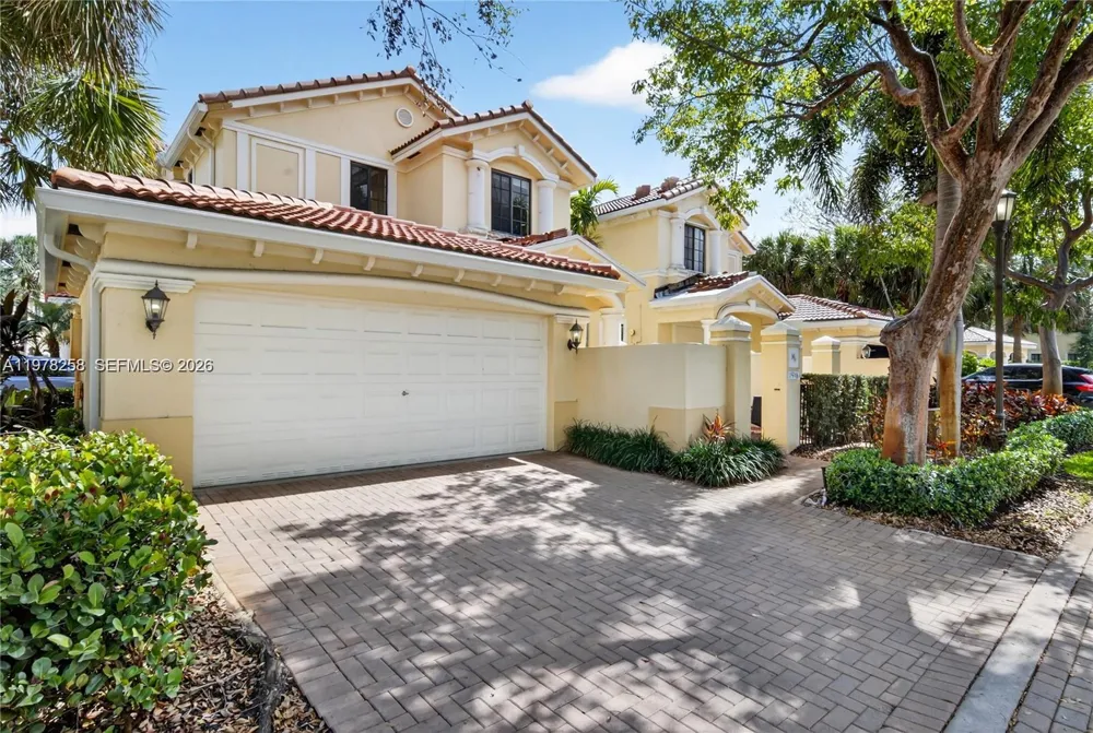 1506 Passion Vine Cir #23-3 Weston, FL 33326