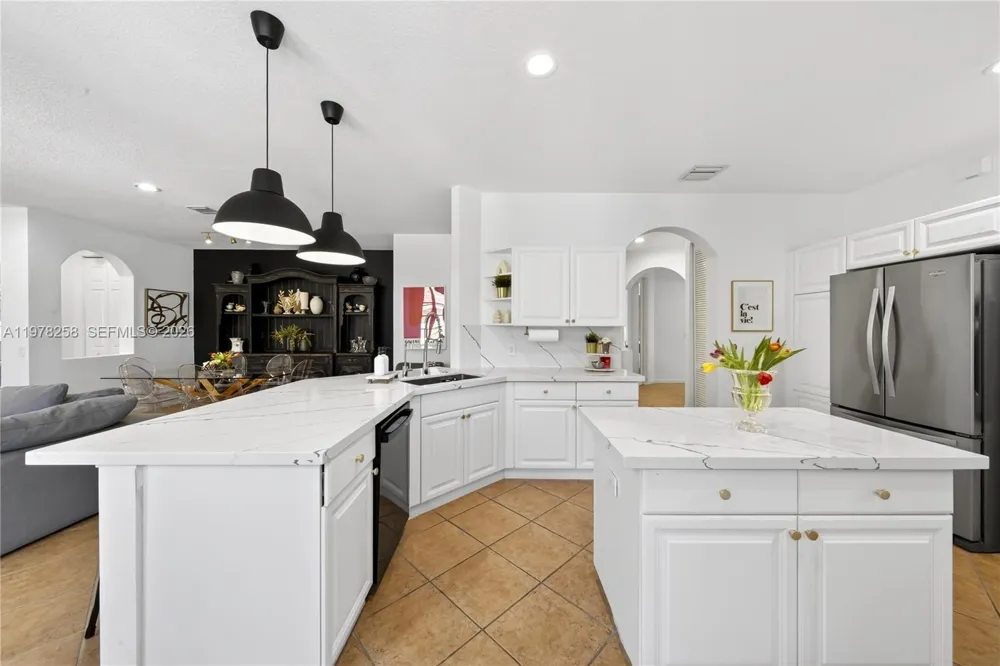 1506 Passion Vine Cir #23-3 Weston, FL 33326