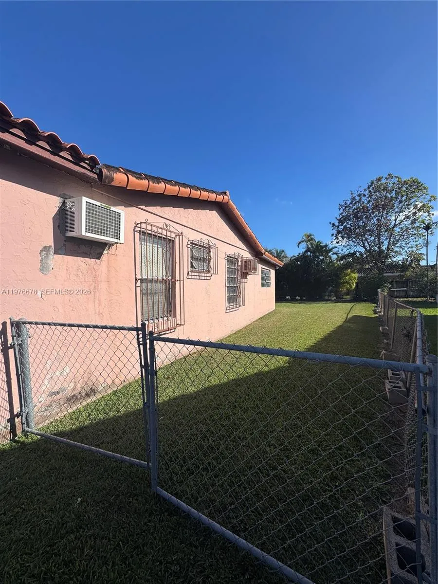 10730 SW 66th Dr Miami, FL 33173