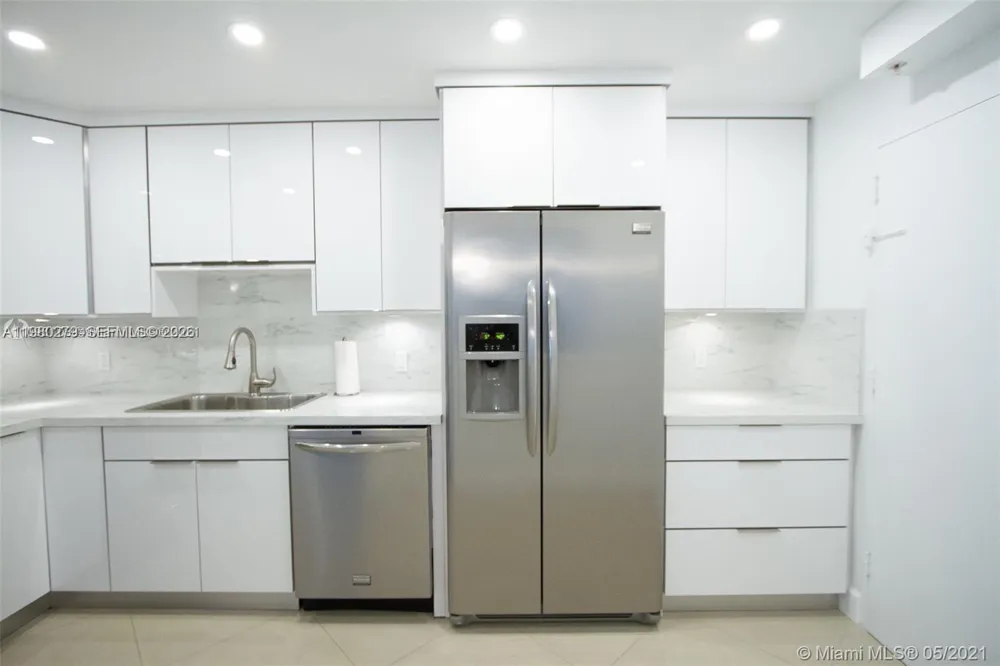 3801 S Ocean Dr #PH16S Hollywood, FL 33019