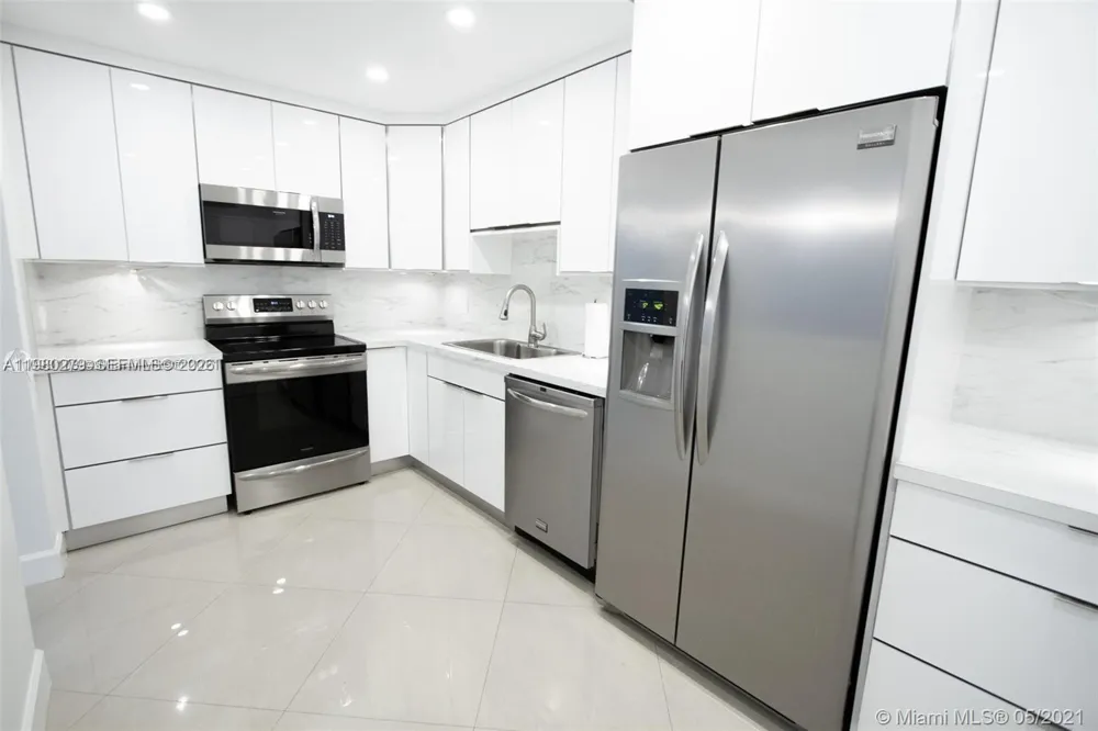 3801 S Ocean Dr #PH16S Hollywood, FL 33019