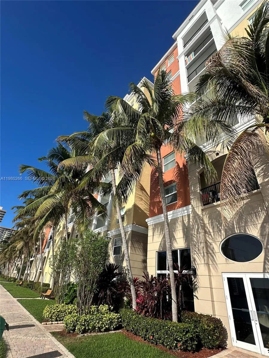 17100 Bay Rd #1904 Sunny Isles Beach, FL 33160