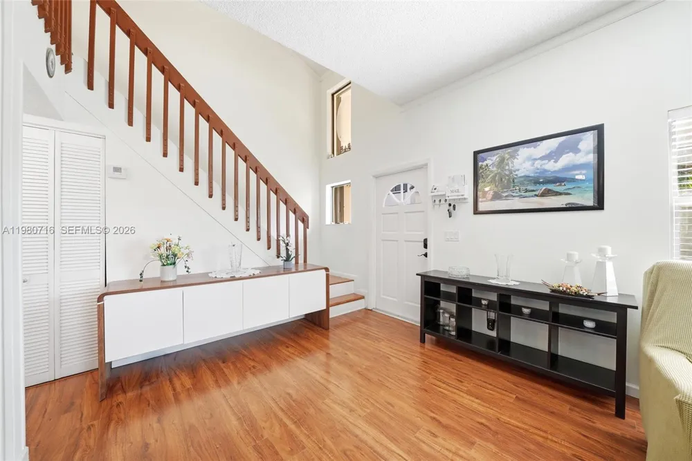 567 Racquet Club Rd #18 Weston, FL 33326
