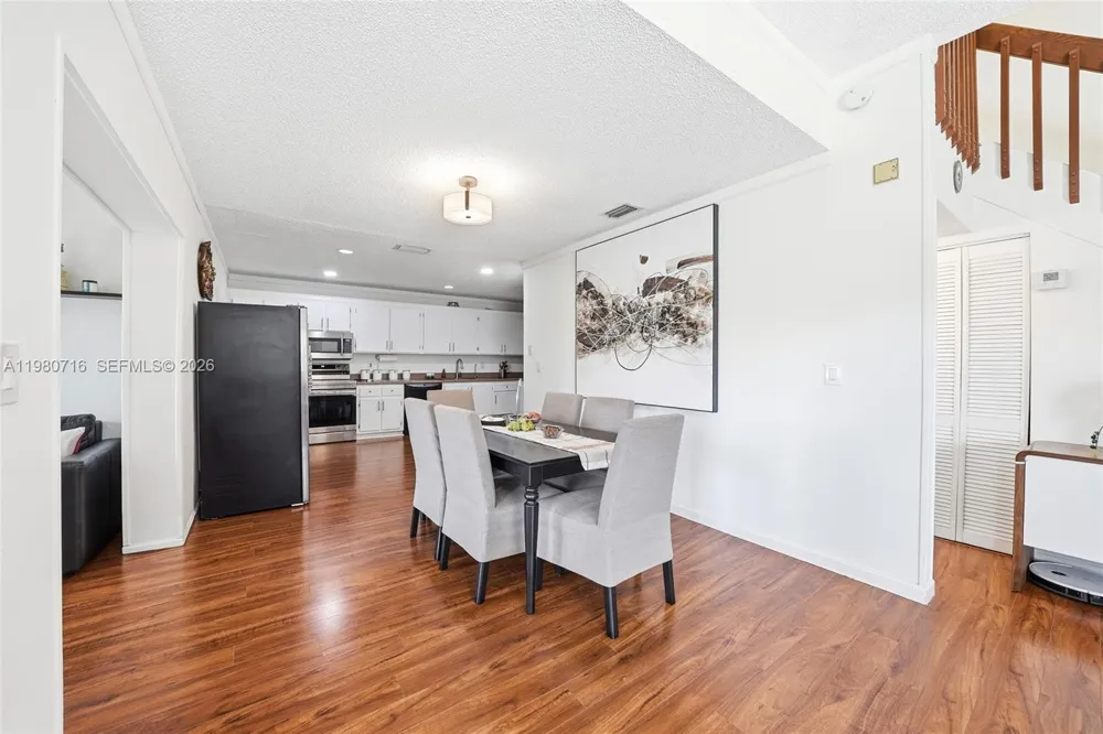 567 Racquet Club Rd #18 Weston, FL 33326