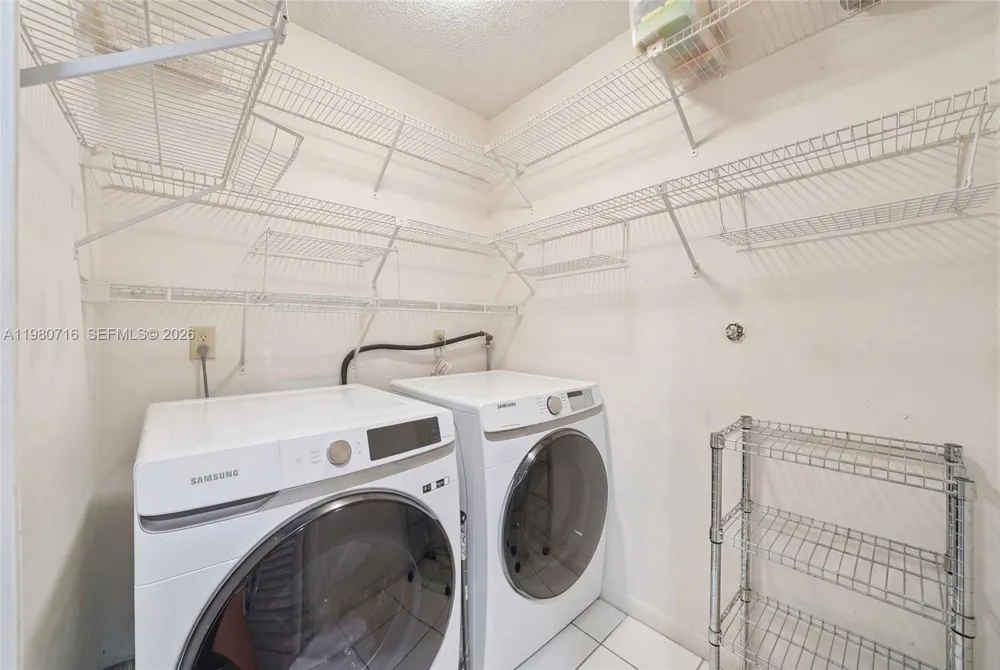567 Racquet Club Rd #18 Weston, FL 33326