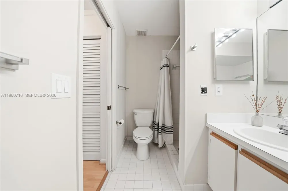 567 Racquet Club Rd #18 Weston, FL 33326