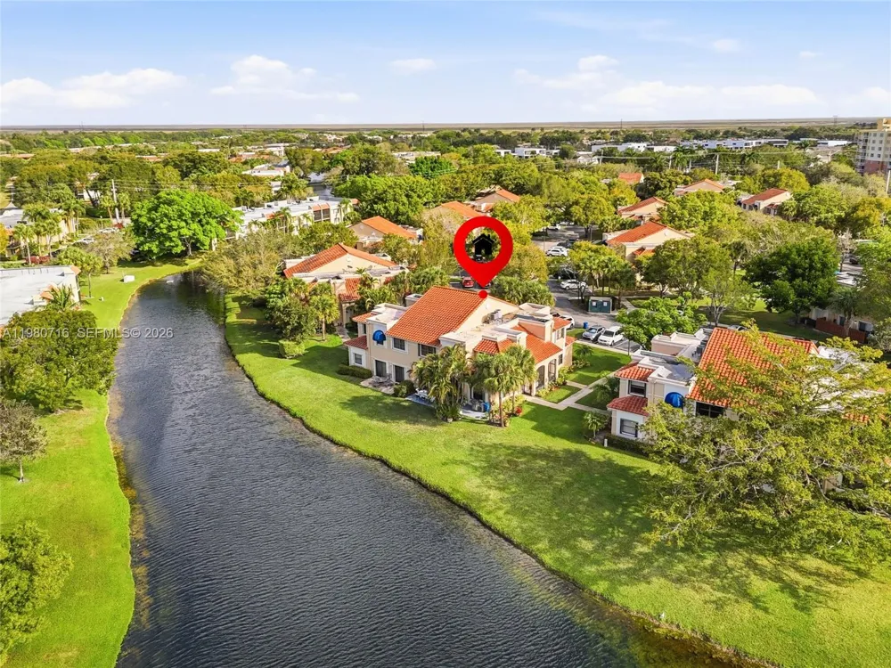 567 Racquet Club Rd #18 Weston, FL 33326