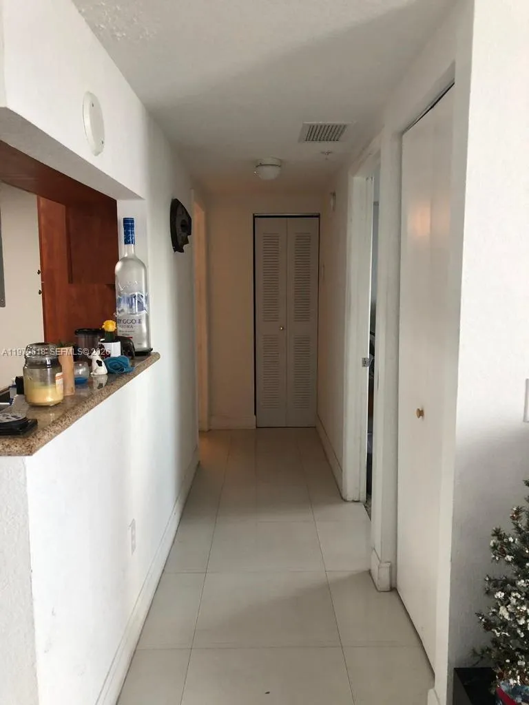 36 NW 6th Ave #801 Miami, FL 33128