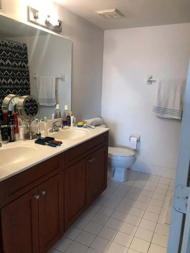 36 NW 6th Ave #801 Miami, FL 33128