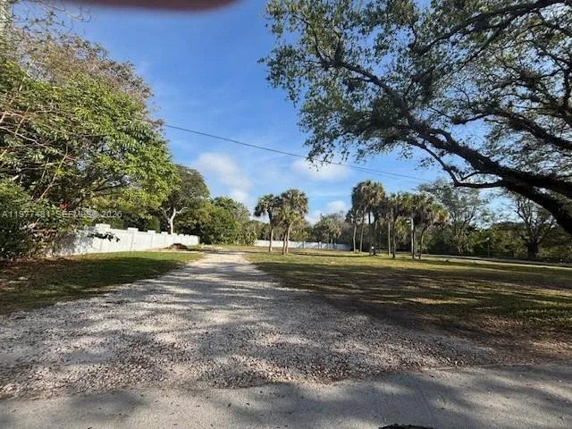 9506 SW 57th Ave Pinecrest, FL 33156