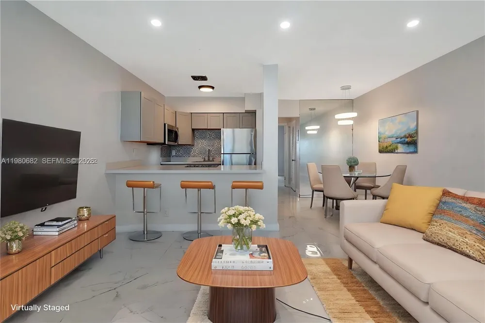 820 SW 11th Ave #14B Hallandale Beach, FL 33009