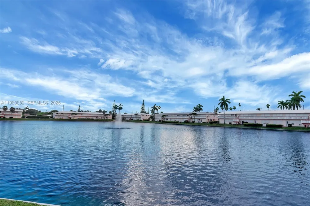 820 SW 11th Ave #14B Hallandale Beach, FL 33009