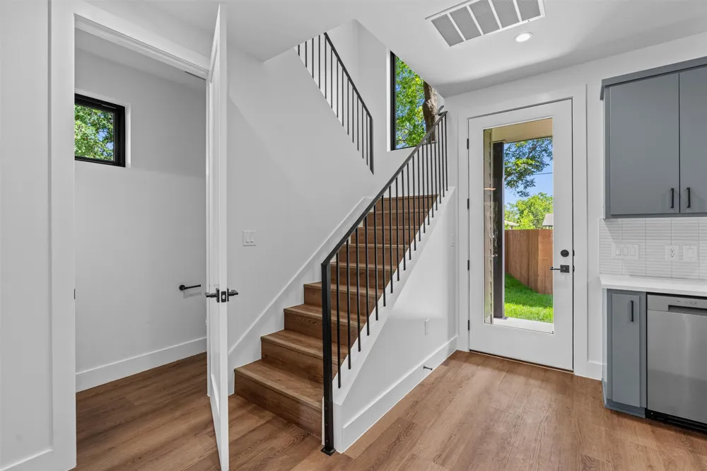 1402 Beckett Street #1B Austin, TX 78757