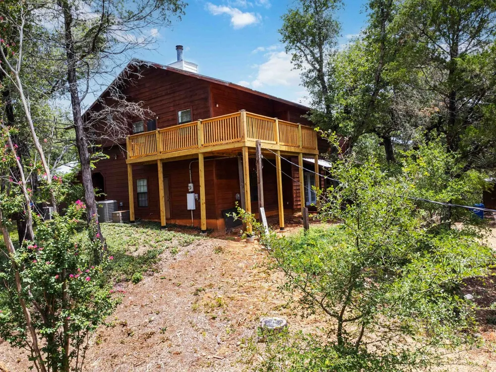 214 Laura Lane Bastrop, TX 78602