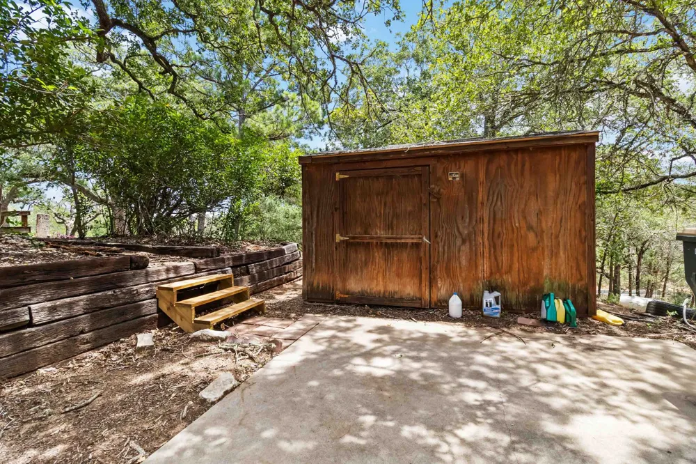 214 Laura Lane Bastrop, TX 78602