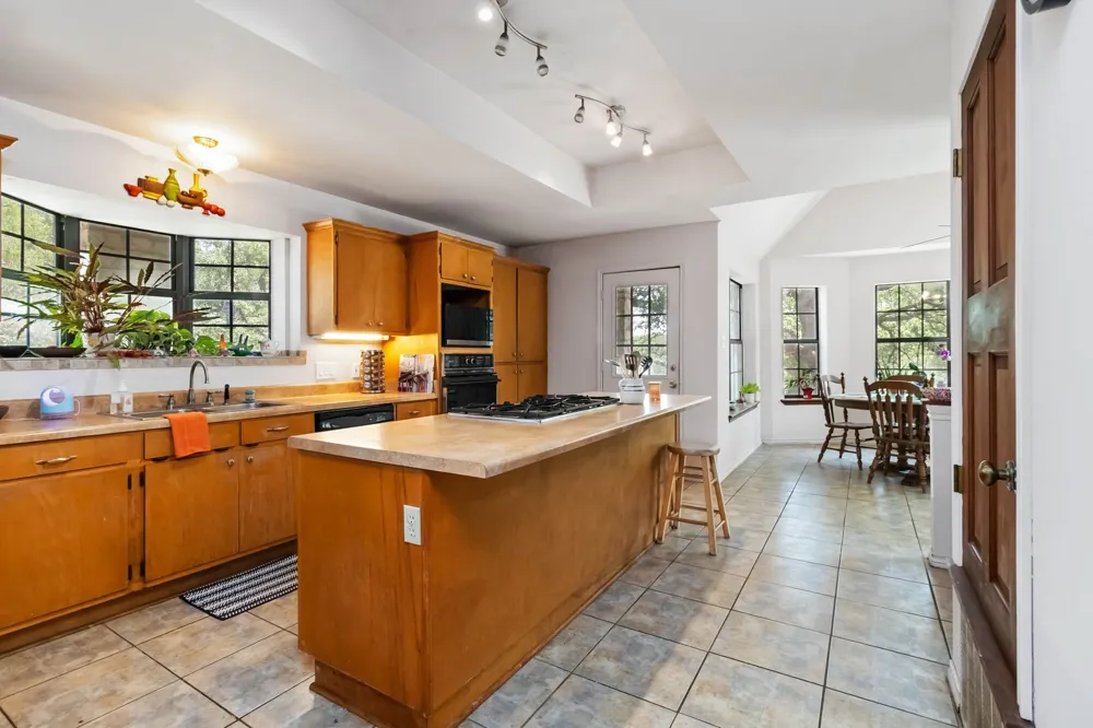 214 Laura Lane Bastrop, TX 78602