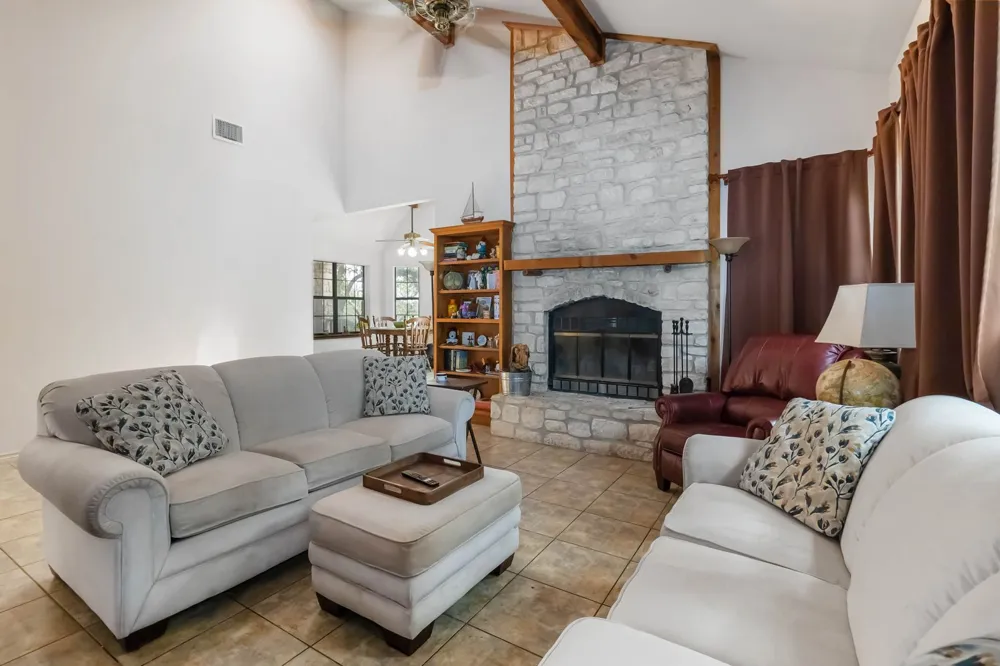 214 Laura Lane Bastrop, TX 78602