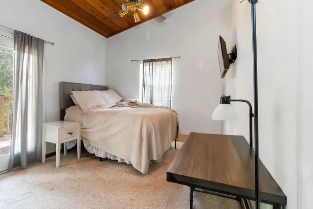 214 Laura Lane Bastrop, TX 78602