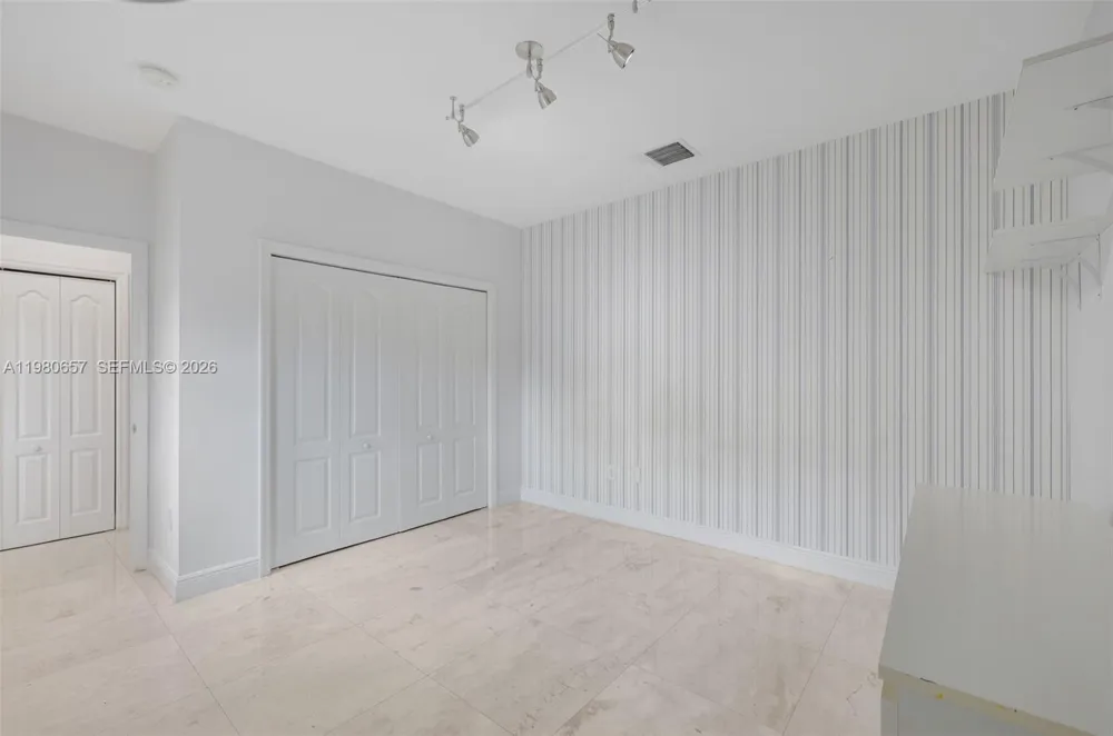 18450 NE 30th place Aventura, FL 33160