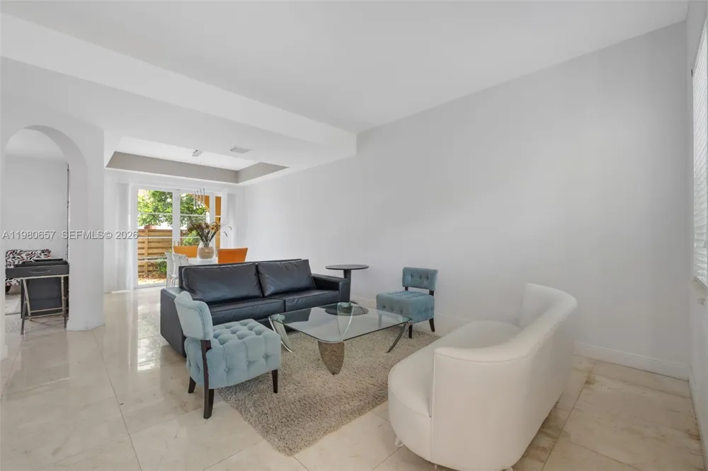 18450 NE 30th place Aventura, FL 33160