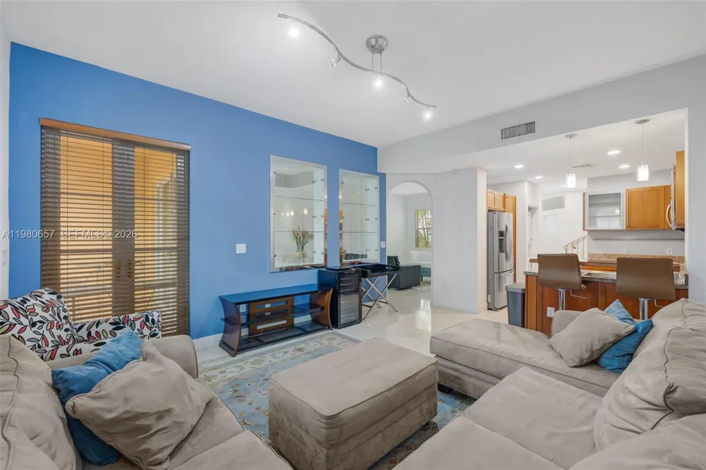 18450 NE 30th place Aventura, FL 33160