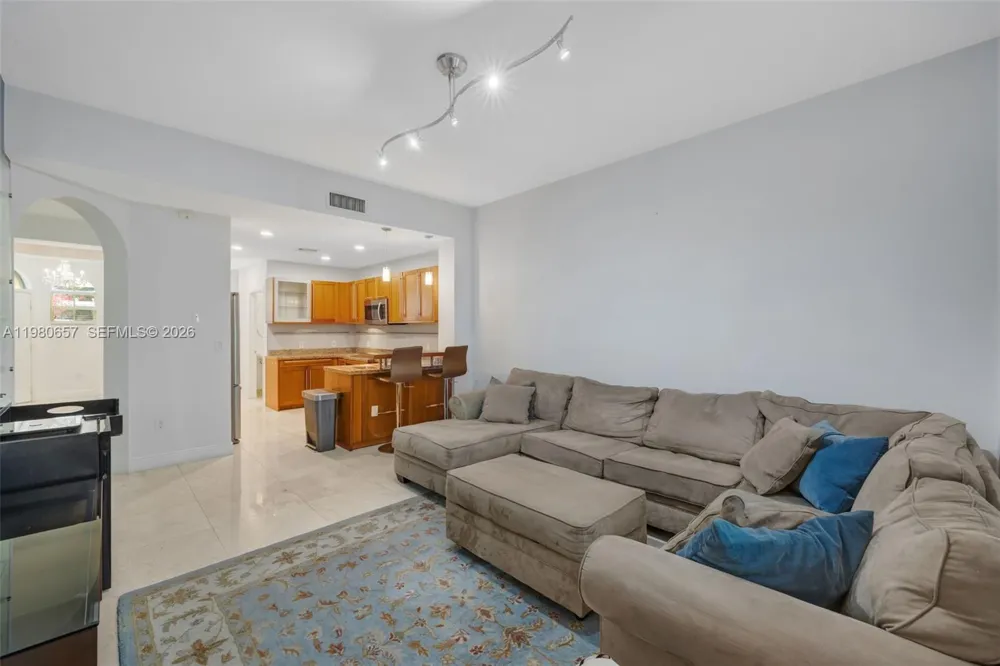 18450 NE 30th place Aventura, FL 33160