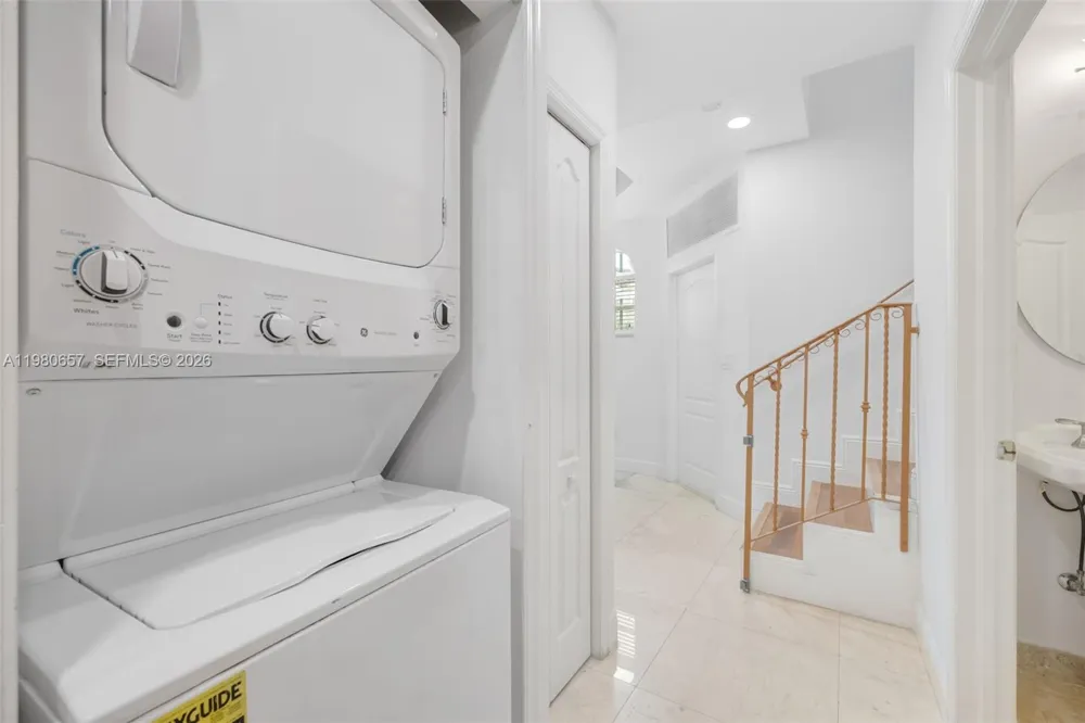 18450 NE 30th place Aventura, FL 33160