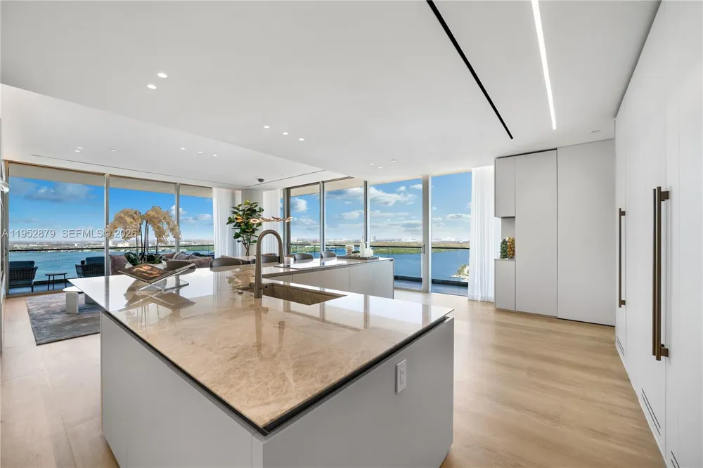 10203 Collins Ave #2701 Bal Harbour, FL 33154