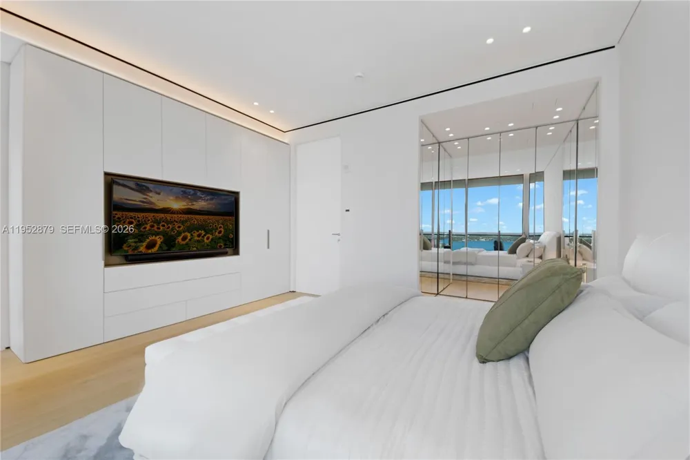 10203 Collins Ave #2701 Bal Harbour, FL 33154