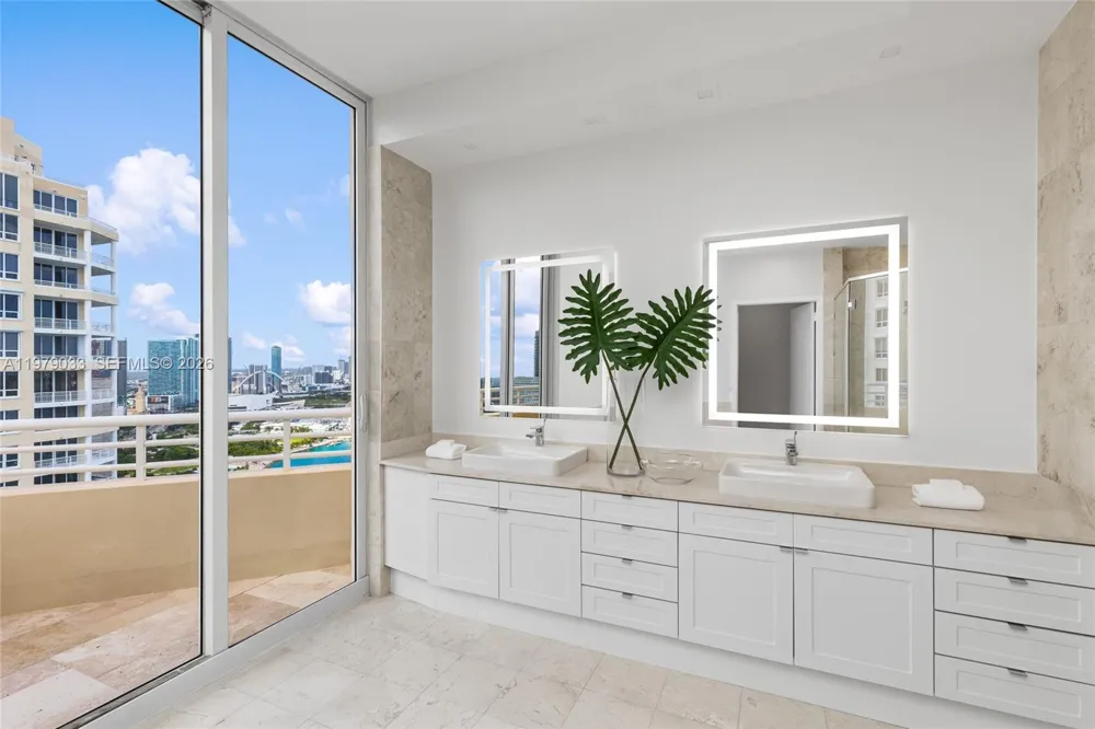 808 Brickell Key Dr #3901 Miami, FL 33131