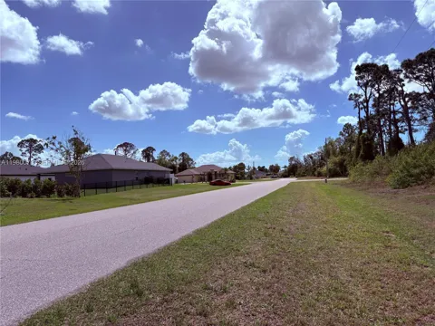 196 LINDA LEE DR.
