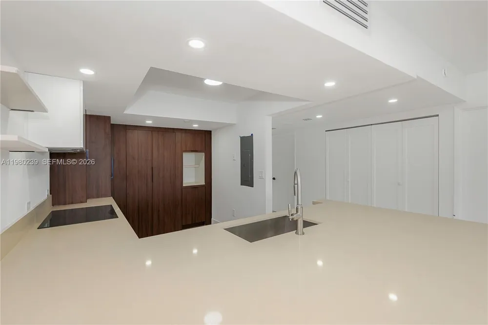 8855 Collins Ave #6E Surfside, FL 33154